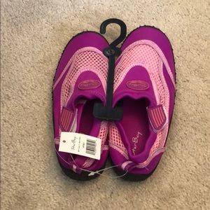 *4/$25 Girls water shoes